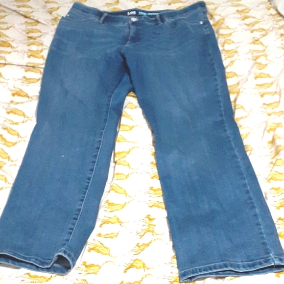Jeans - Picture 1 of 2